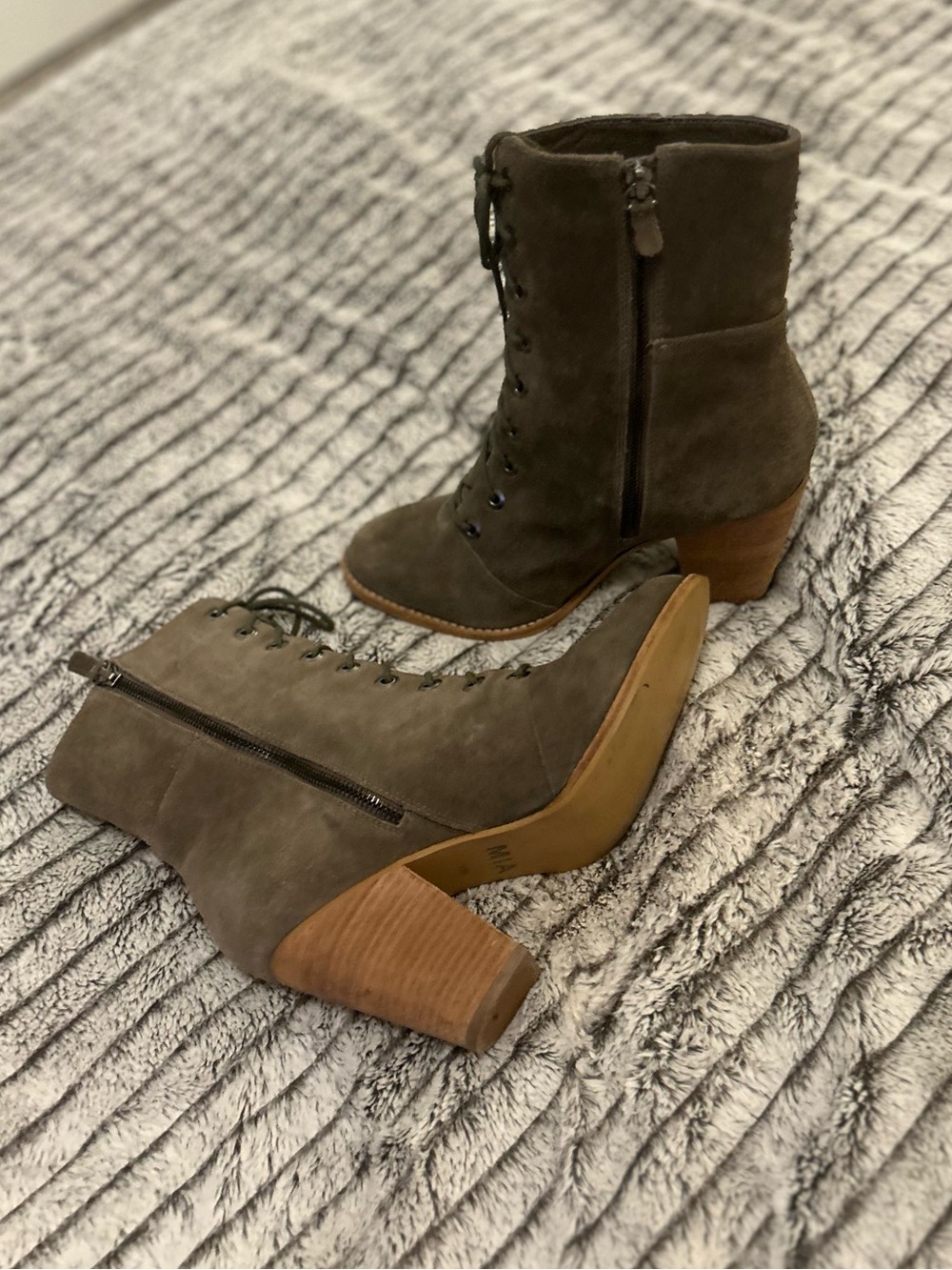 Mia Suede Lace Up Block Heel Olive Green /Taupe Fontana Ankle Boots Sz 10